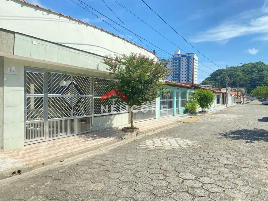 Foto 1 de Casa com 6 Quartos à venda, 194m² em Centro, Mongaguá