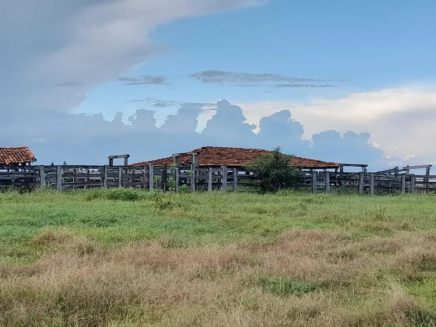 Foto 1 de com 10 Quartos à venda, 7300m² em Centro, Carinhanha