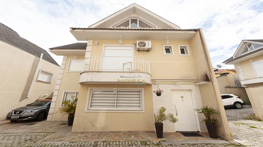 Foto 1 de Casa de Condomínio com 3 Quartos à venda, 170m² em Santa Felicidade, Curitiba