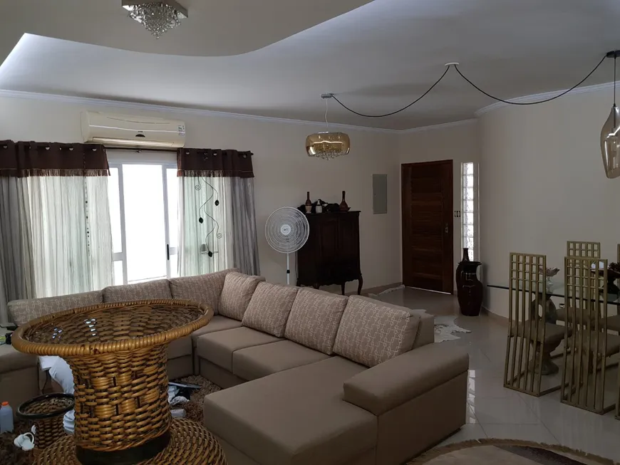 Foto 1 de Casa com 3 Quartos à venda, 236m² em Campo Grande, Santos