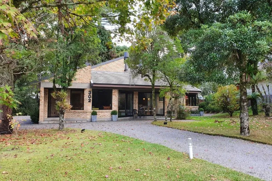 Foto 1 de Casa de Condomínio com 3 Quartos à venda, 250m² em Laje de Pedra, Canela