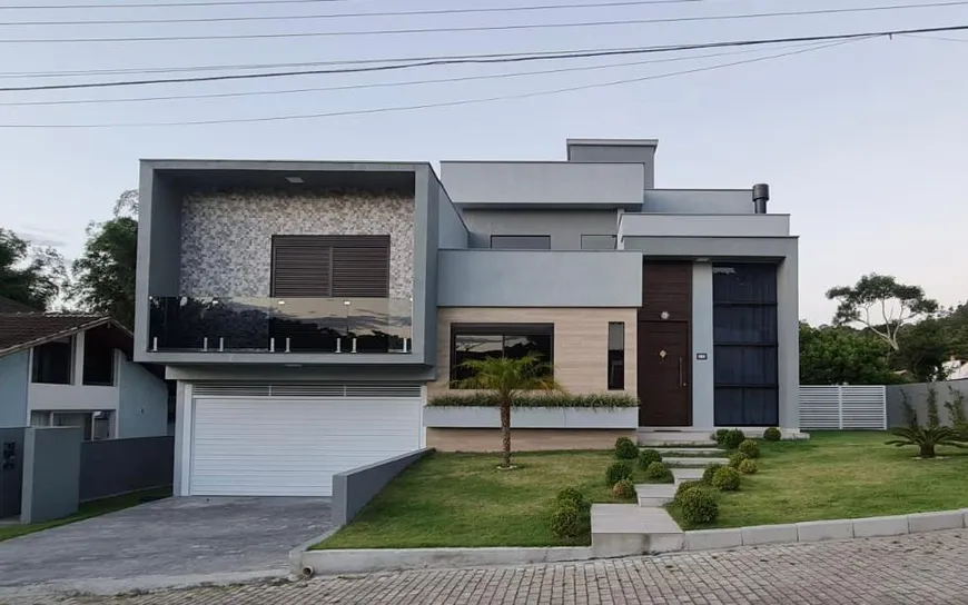 Foto 1 de Casa com 3 Quartos à venda, 234m² em Cachoeira do Bom Jesus, Florianópolis