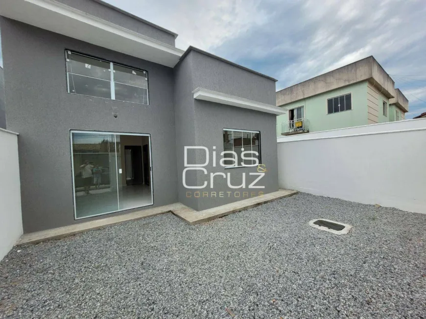 Foto 1 de Casa com 2 Quartos à venda, 65m² em Extensão Serramar, Rio das Ostras