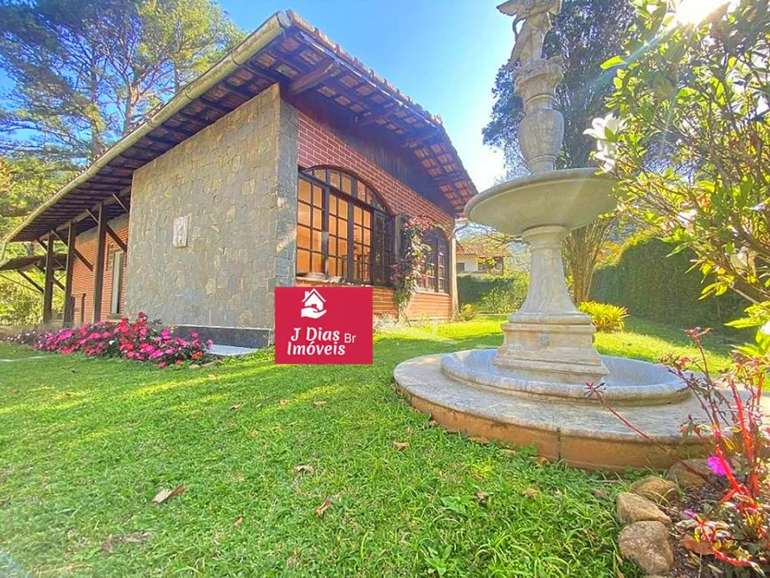 Foto 1 de Casa de Condomínio com 3 Quartos para venda ou aluguel, 450m² em Fazenda Inglesa, Petrópolis