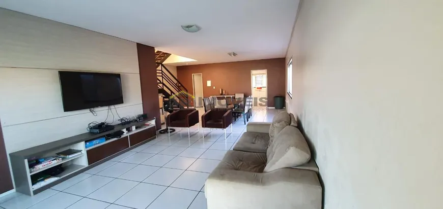 Foto 1 de Casa com 6 Quartos à venda, 340m² em Matinha, Teresina