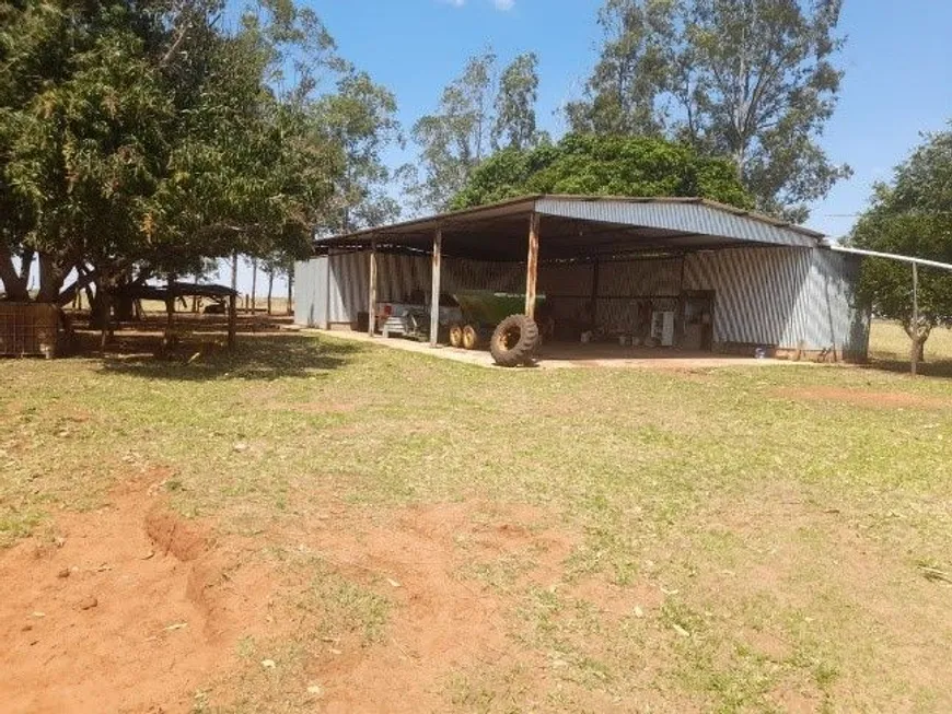 Foto 1 de Fazenda/Sítio com 5 Quartos à venda, 2400m² em Centro, Camapuã