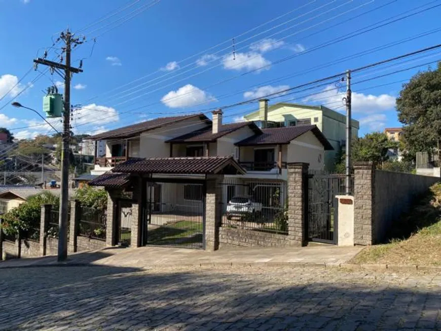 Foto 1 de Casa com 4 Quartos à venda, 272m² em Sao Caetano, Caxias do Sul
