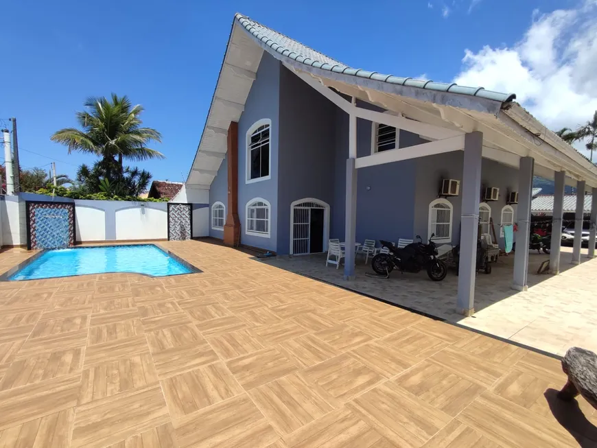 Foto 1 de Casa com 3 Quartos à venda, 430m² em Balneario Florida, Praia Grande