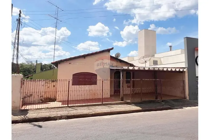 Foto 1 de Casa com 2 Quartos à venda, 108m² em Vila Giovanetti, Tupã