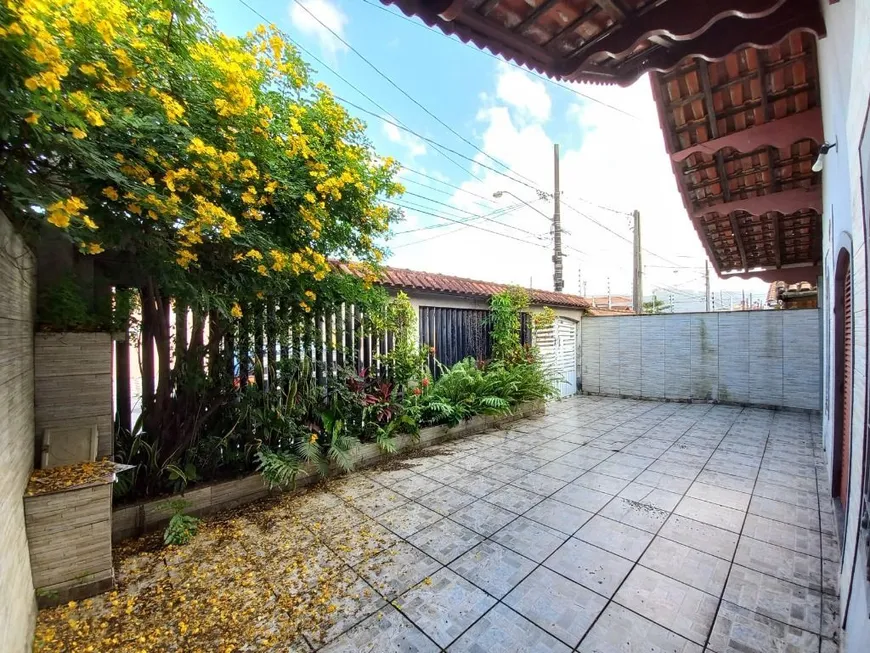 Foto 1 de Casa com 2 Quartos à venda, 120m² em Mirim, Praia Grande