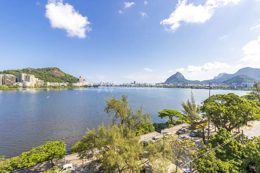 Foto 1 de Apartamento com 2 Quartos à venda, 145m² em Lagoa, Rio de Janeiro