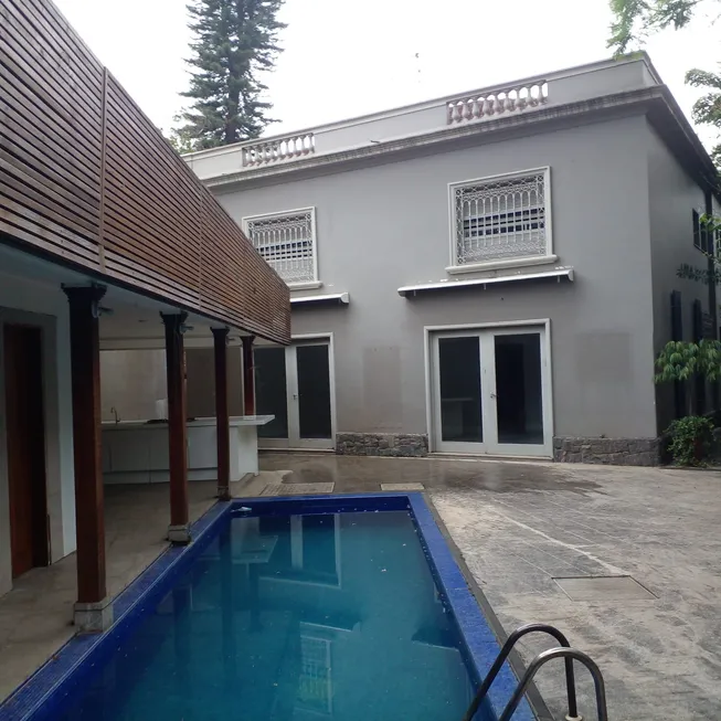 Foto 1 de Casa com 5 Quartos para venda ou aluguel, 575m² em Jardim Europa, São Paulo