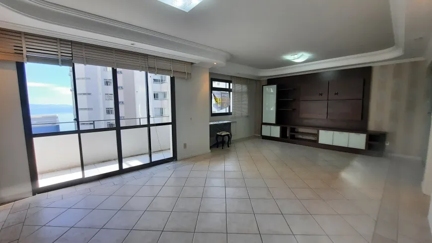 Foto 1 de Apartamento com 3 Quartos à venda, 139m² em Centro, Florianópolis