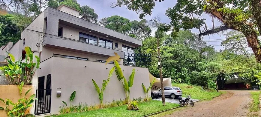 Foto 1 de Casa com 4 Quartos à venda, 230m² em Lagoinha, Ubatuba