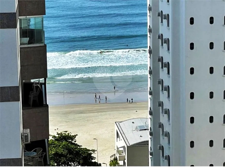 Foto 1 de Apartamento com 3 Quartos à venda, 120m² em Pitangueiras, Guarujá