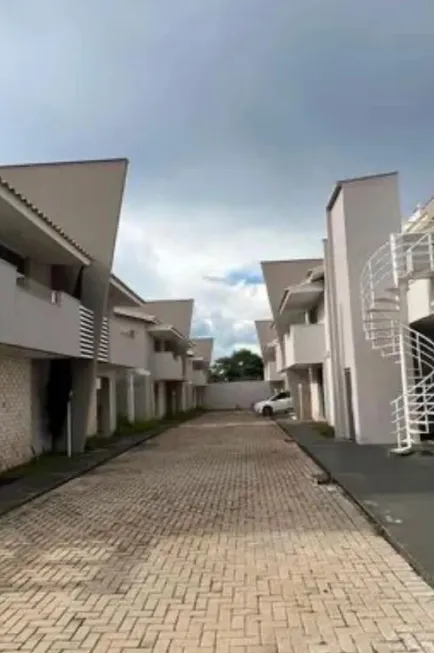 Foto 1 de Casa de Condomínio com 3 Quartos à venda, 140m² em Jardim Santo Antônio, Goiânia