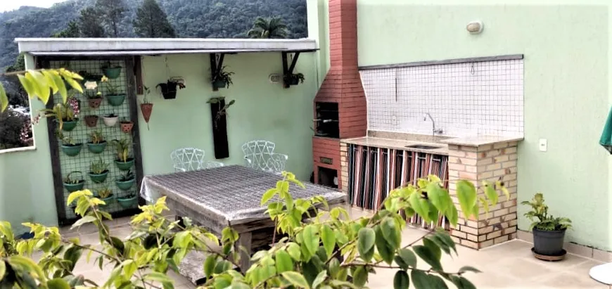 Foto 1 de Cobertura com 3 Quartos à venda, 190m² em Bingen, Petrópolis