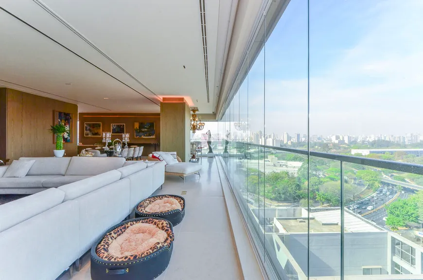 Foto 1 de Apartamento com 3 Quartos à venda, 332m² em Ibirapuera, São Paulo