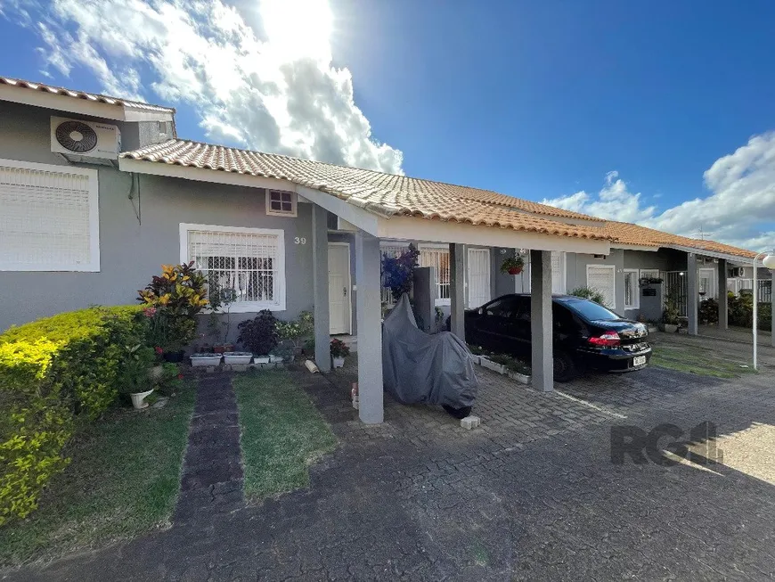 Foto 1 de Casa de Condomínio com 2 Quartos à venda, 36m² em Jardim Leopoldina, Porto Alegre