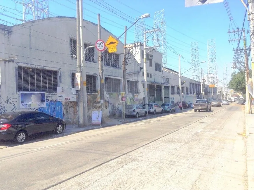 Foto 1 de Galpão/Depósito/Armazém à venda, 1800m² em Móoca, São Paulo