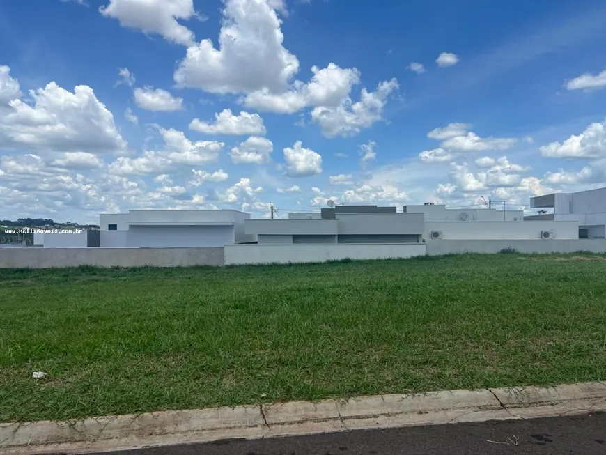 Foto 1 de Lote/Terreno à venda, 255m² em , Álvares Machado