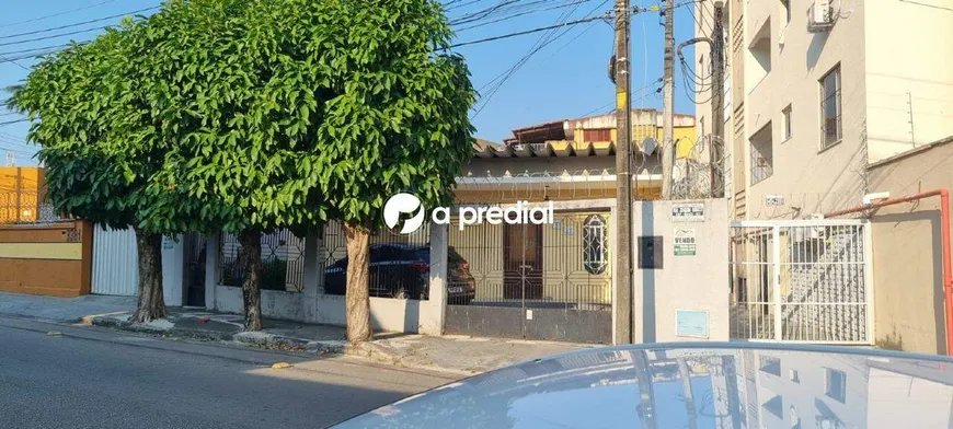 Foto 1 de Casa com 3 Quartos à venda, 300m² em Tauape, Fortaleza