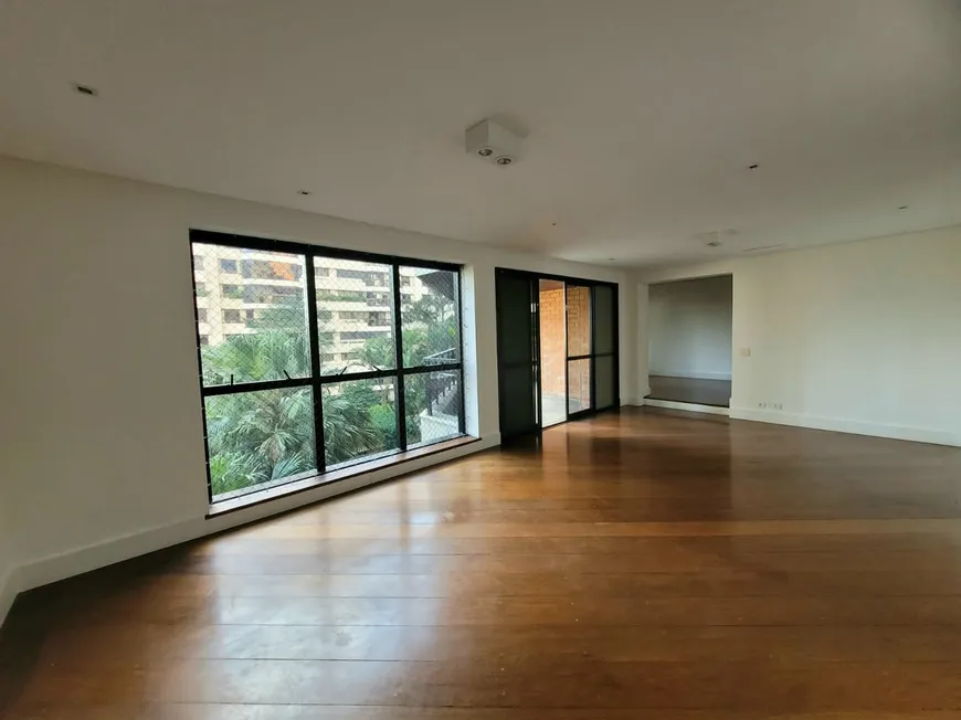 Foto 1 de Apartamento com 4 Quartos para alugar, 190m² em Vila Nova Conceição, São Paulo