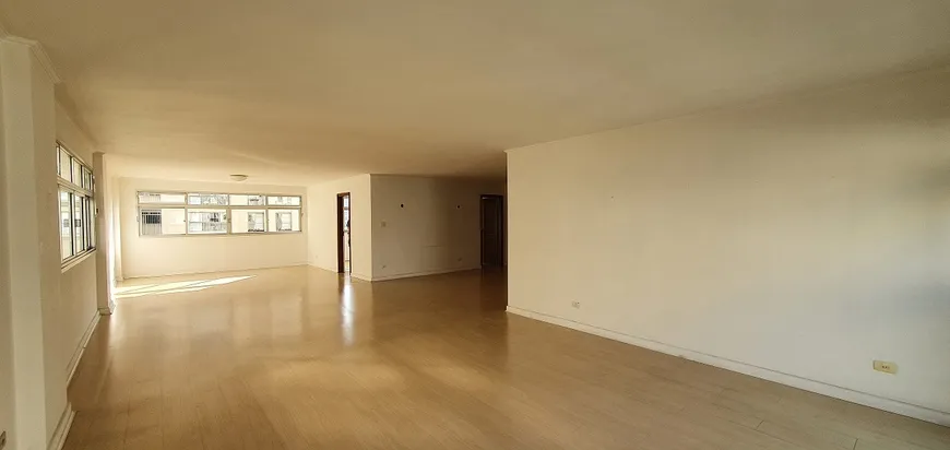 Foto 1 de Apartamento com 3 Quartos para alugar, 256m² em Morro dos Ingleses, São Paulo
