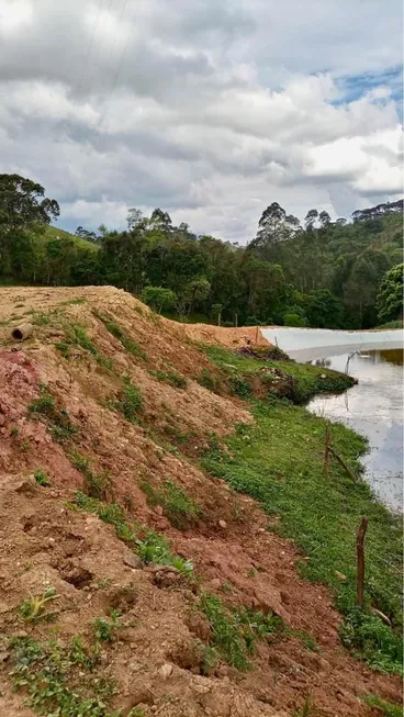 Foto 1 de Fazenda/Sítio à venda, 2000m² em Centro, Delfim Moreira