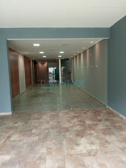 Foto 1 de Apartamento com 1 Quarto para alugar, 300m² em Vila Romana, São Paulo