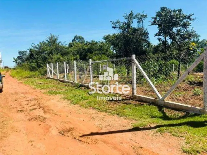 Foto 1 de Fazenda/Sítio à venda, 1000m² em Presidente Roosevelt, Uberlândia