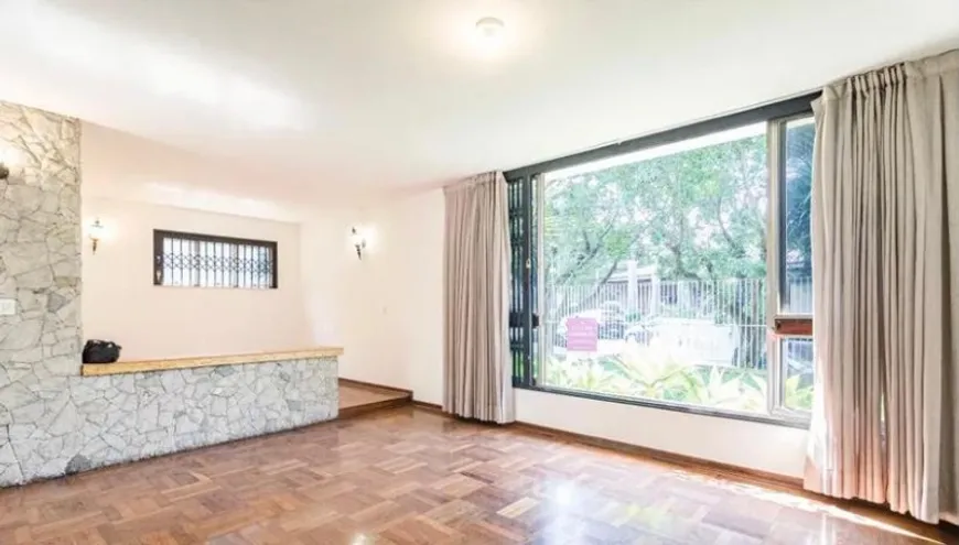 Foto 1 de Casa com 3 Quartos à venda, 231m² em Jardim Das Bandeiras, São Paulo