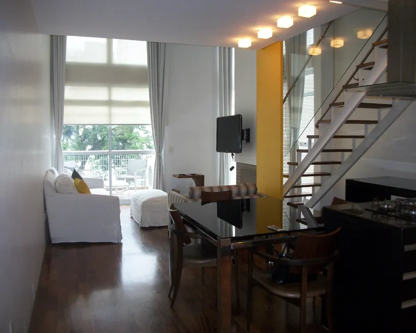 Foto 1 de Apartamento com 1 Quarto para alugar, 86m² em Cerqueira César, São Paulo