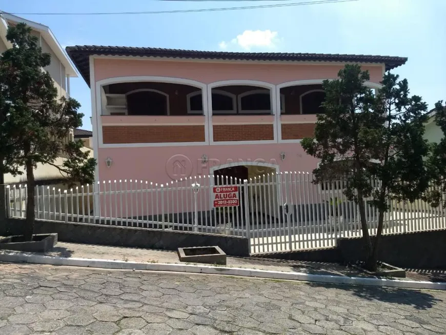 Foto 1 de Casa de Condomínio com 7 Quartos à venda, 800m² em Jardim Coleginho, Jacareí