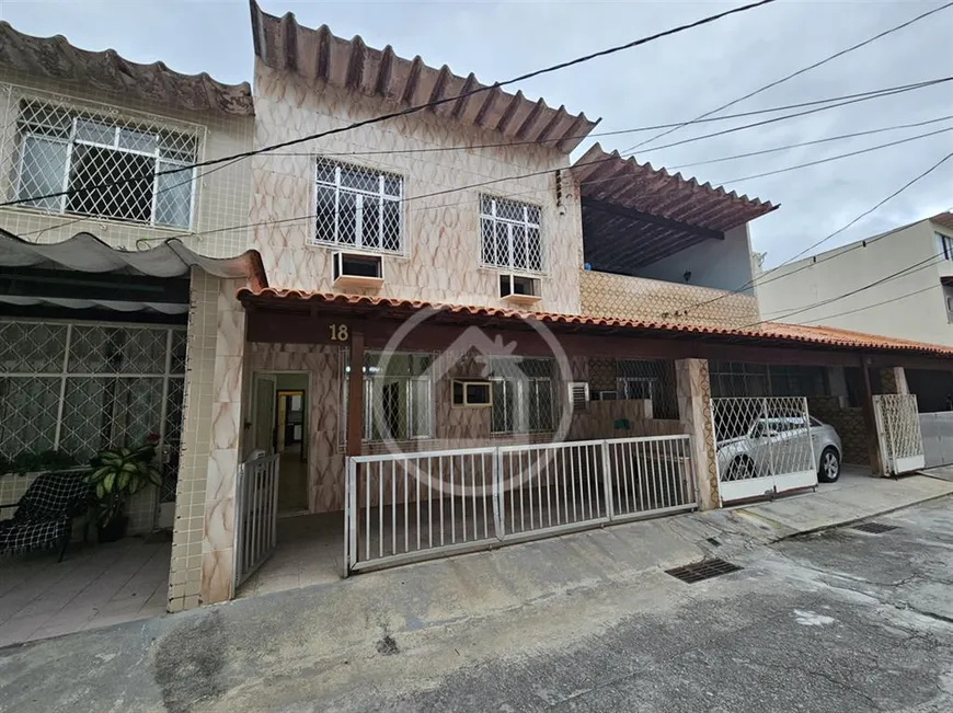 Foto 1 de Casa de Condomínio com 4 Quartos à venda, 131m² em Todos os Santos, Rio de Janeiro