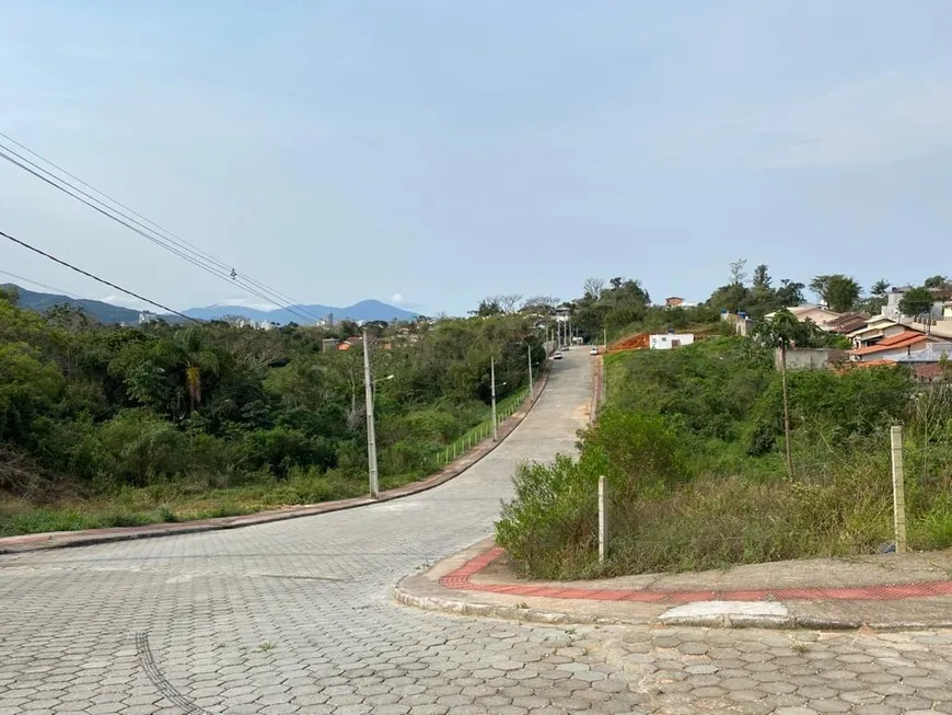 Foto 1 de Lote/Terreno à venda, 468m² em Fundos, Biguaçu