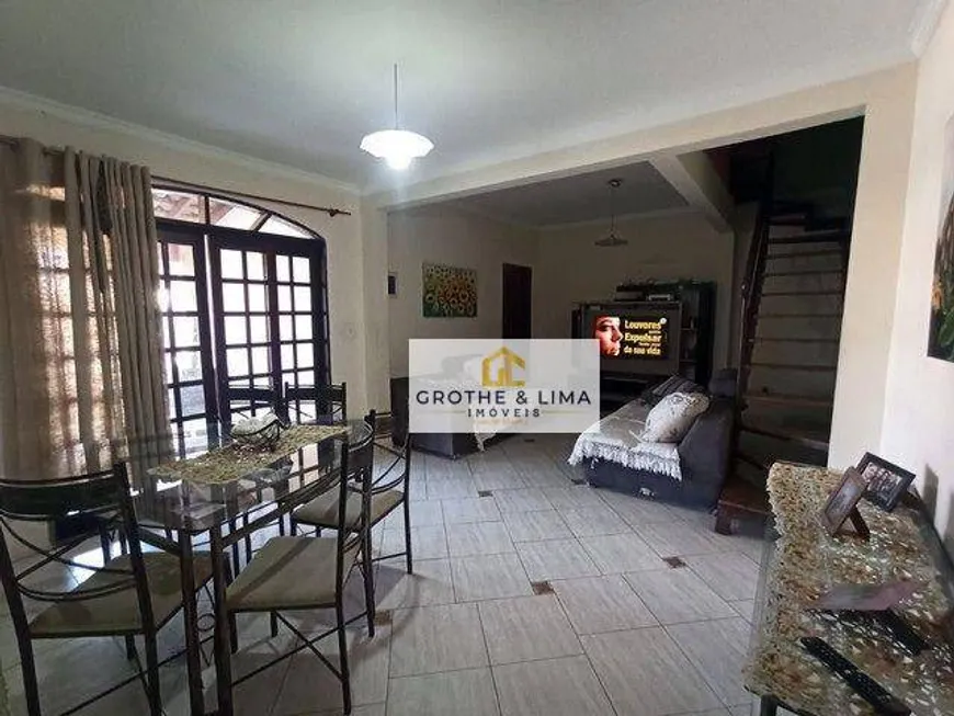 Foto 1 de Casa com 3 Quartos à venda, 350m² em Jardim das Bandeiras, Taubaté