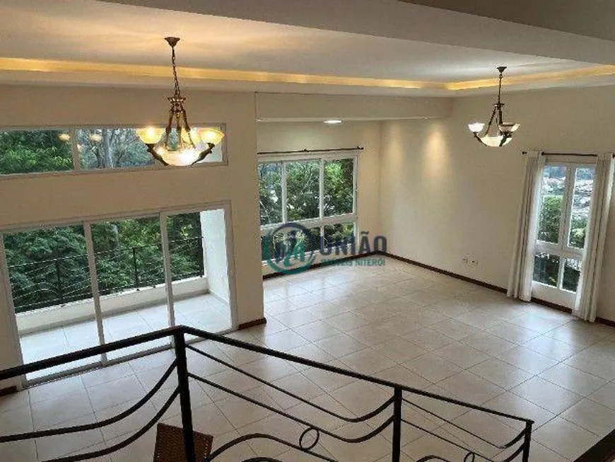 Foto 1 de Casa de Condomínio com 4 Quartos à venda, 390m² em Maceió, Niterói
