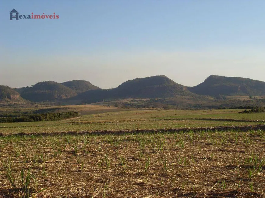 Foto 1 de Fazenda/Sítio à venda, 200m² em , Cajuru