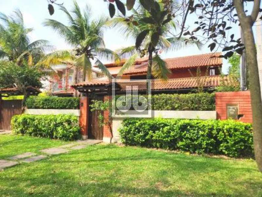 Foto 1 de Casa com 3 Quartos à venda, 492m² em Camboinhas, Niterói