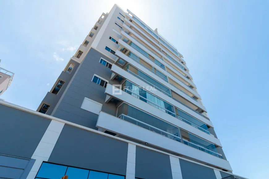 Foto 1 de Apartamento com 3 Quartos à venda, 124m² em Barreiros, São José