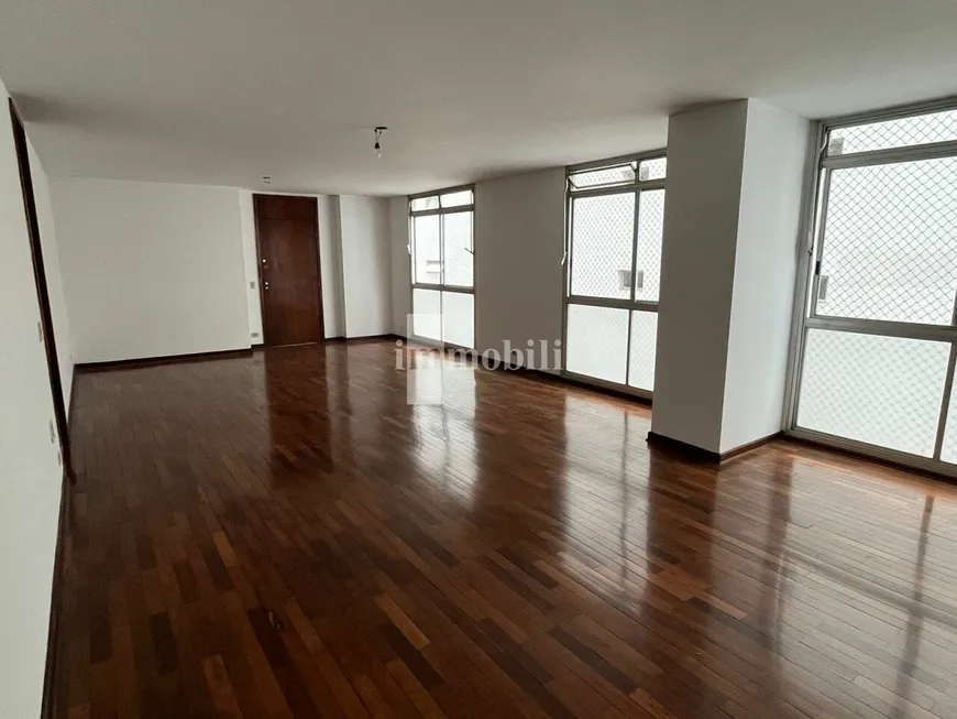 Foto 1 de Apartamento com 4 Quartos à venda, 180m² em Higienópolis, São Paulo