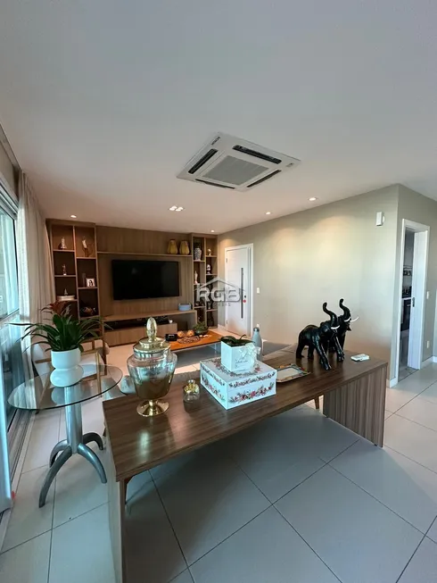 Foto 1 de Apartamento com 4 Quartos à venda, 204m² em Barra, Salvador