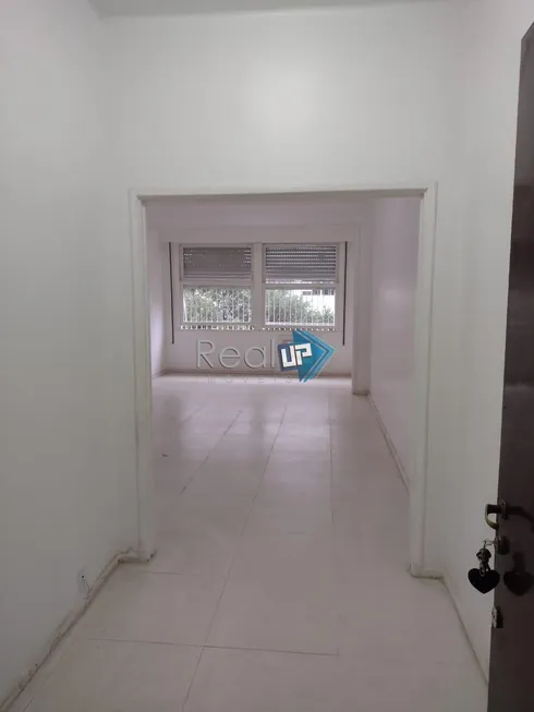 Foto 1 de Apartamento com 3 Quartos para alugar, 150m² em Copacabana, Rio de Janeiro