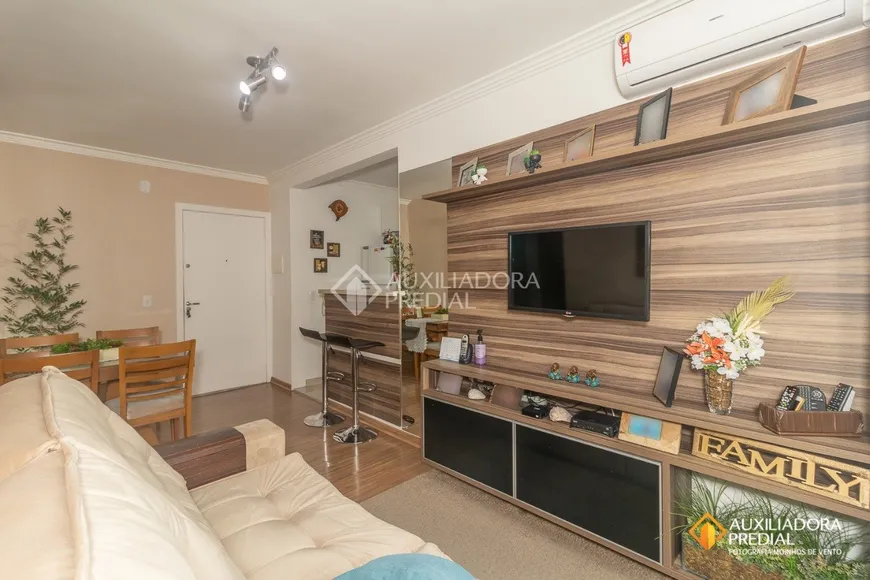 Foto 1 de Apartamento com 2 Quartos à venda, 53m² em Jardim Itú Sabará, Porto Alegre