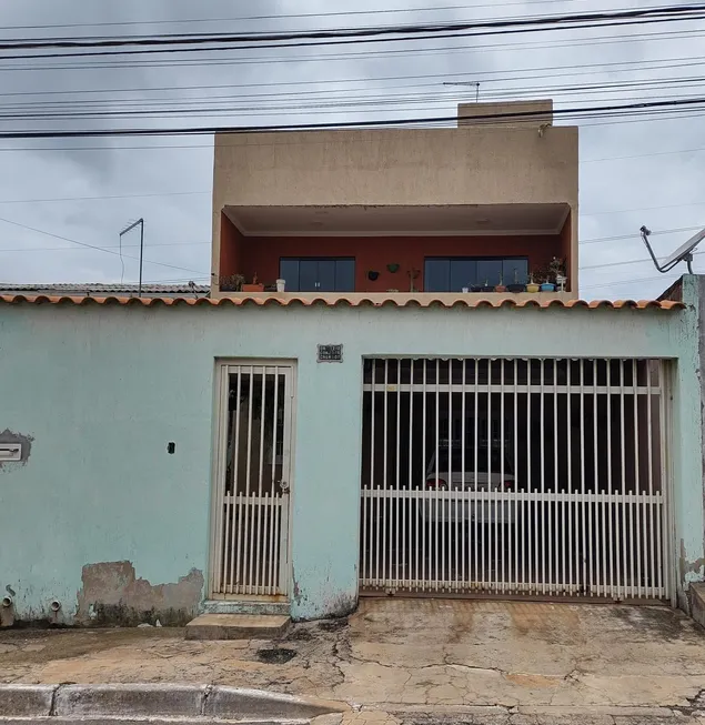 Foto 1 de Sobrado com 4 Quartos à venda, 150m² em Samambaia Norte, Brasília