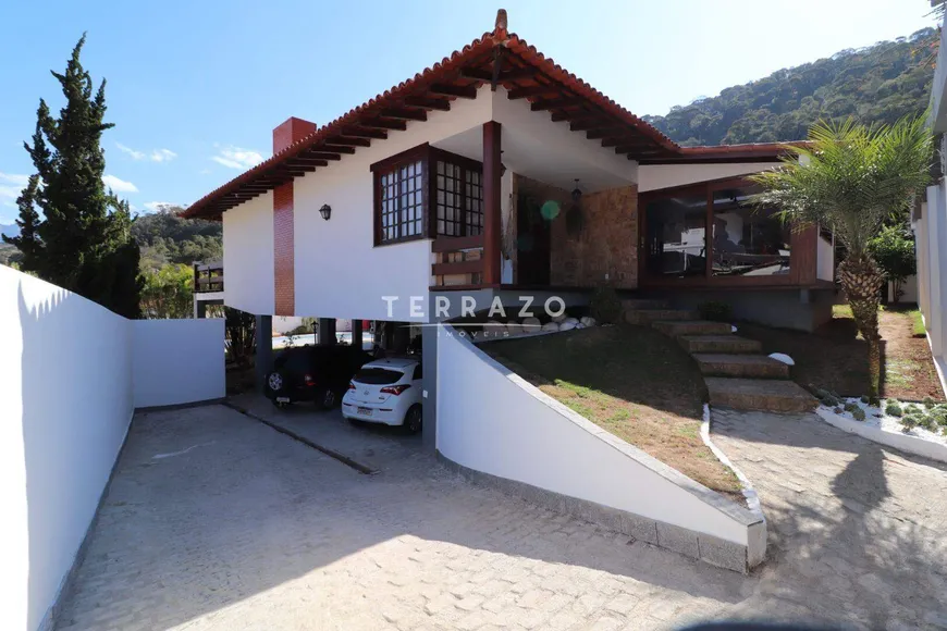 Foto 1 de Casa com 4 Quartos à venda, 585m² em Vale do Paraíso, Teresópolis