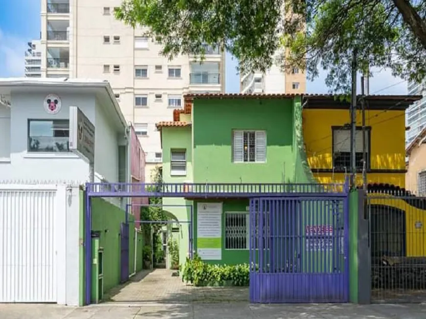 Foto 1 de Casa com 6 Quartos à venda, 263m² em Água Branca, São Paulo