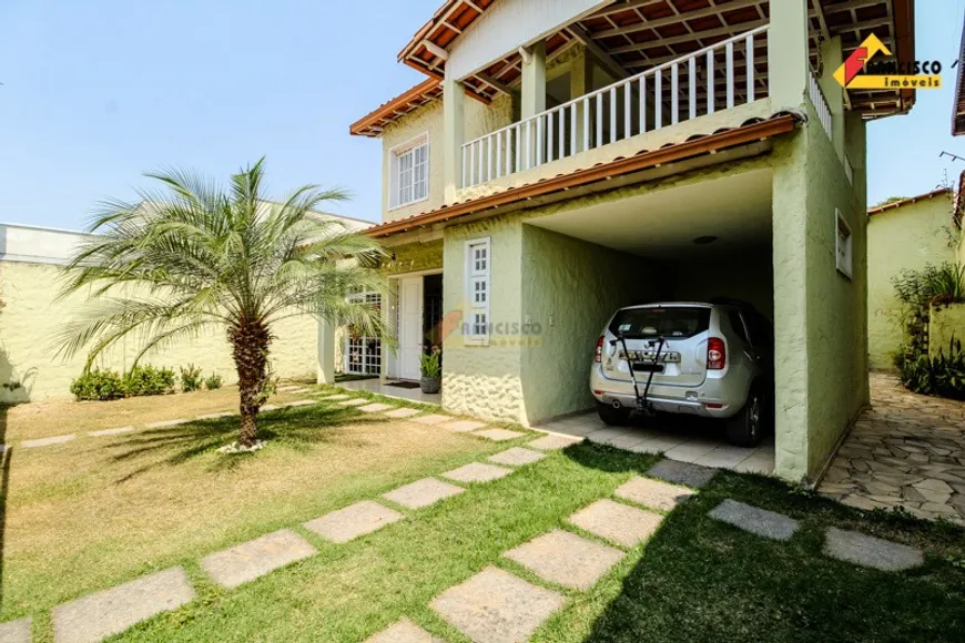 Foto 1 de Casa com 3 Quartos à venda, 230m² em Interlagos, Divinópolis