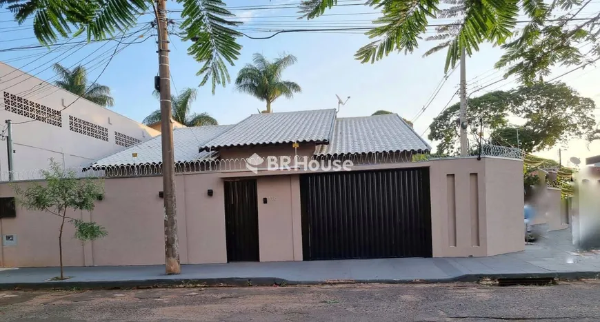 Foto 1 de Casa com 3 Quartos à venda, 165m² em Vila Carvalho, Campo Grande